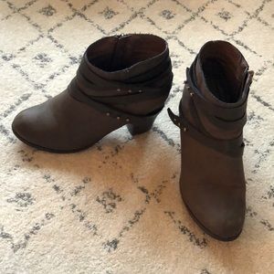 FINAL PRICE $$$ 👢Brown booties!👢